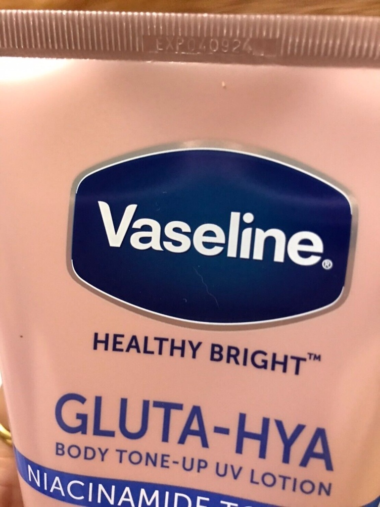 Vaseline-បំប៉នស្បែកតឹងសភ្លឺថ្លា 300ml
