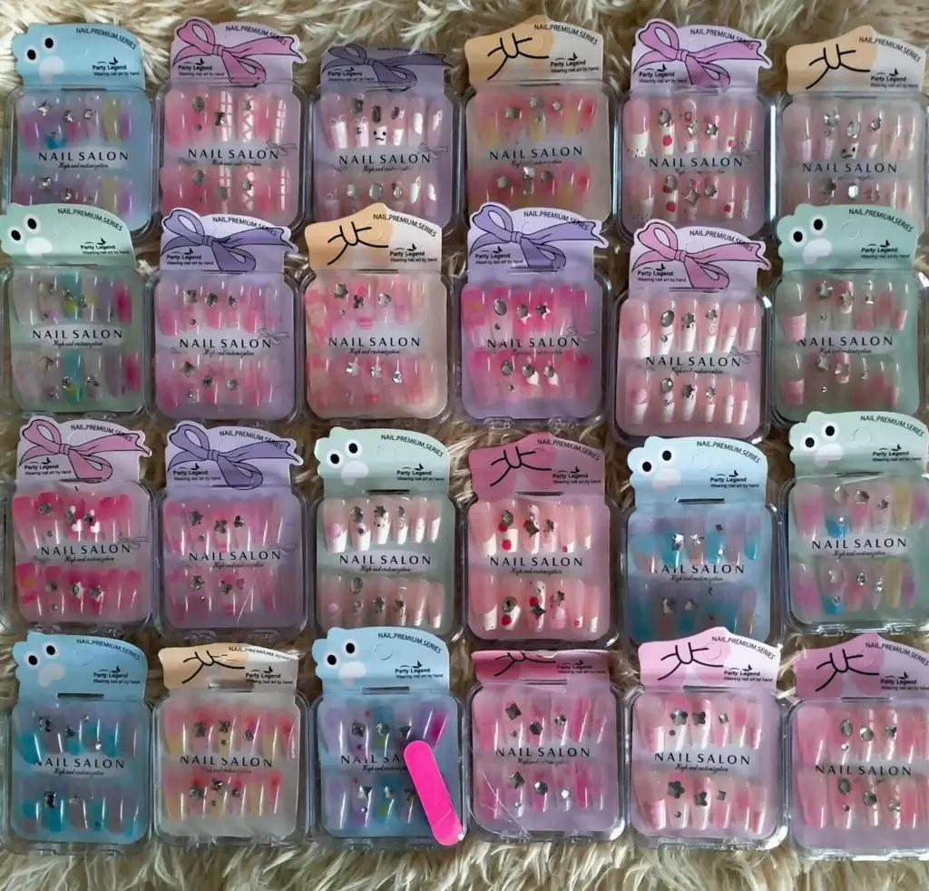 Nail Salon & U-FLY ក្រចក 12pcs