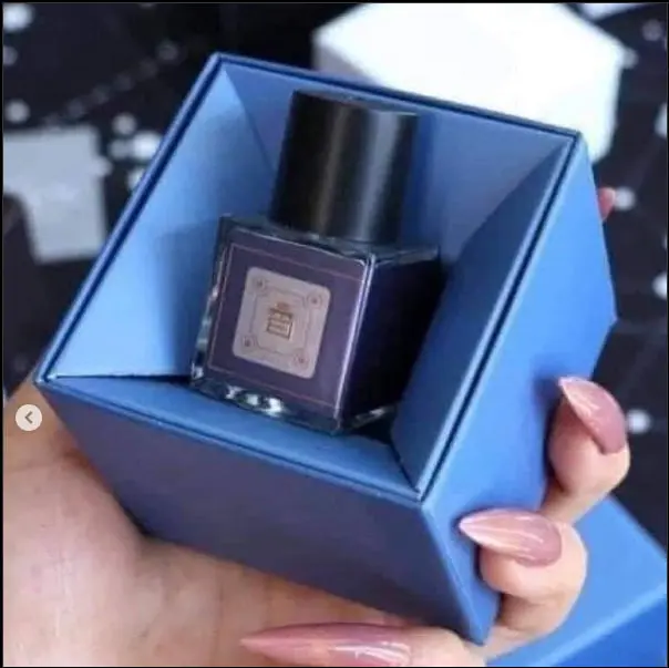  ទឹកអប់អនាម័យស្រ្ដី ក្លិនRomantic Party ខៀវ 10ml