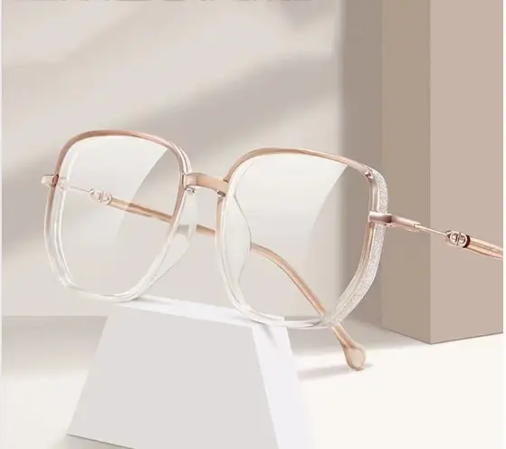 វែនតាប្រែពណ៍កញ្ចក់ថ្លាដងផ្លេកៗ