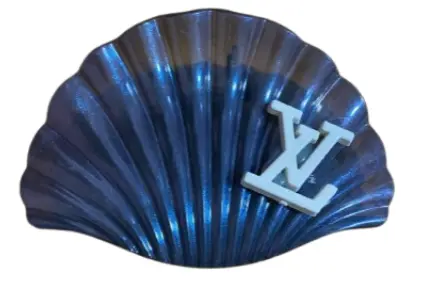 213-ដង្កៀបចាប់សក់រាងសំបកខ្យង LV