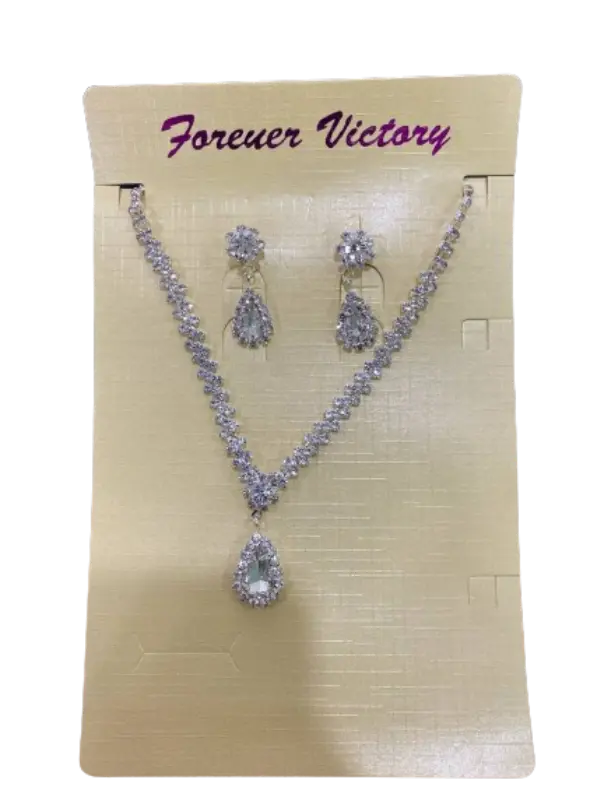 Forever Victory ឈុតខ្សែក+ក្រវិលត្បូងបន្តោងត្បូងធំៗចម្រុះ