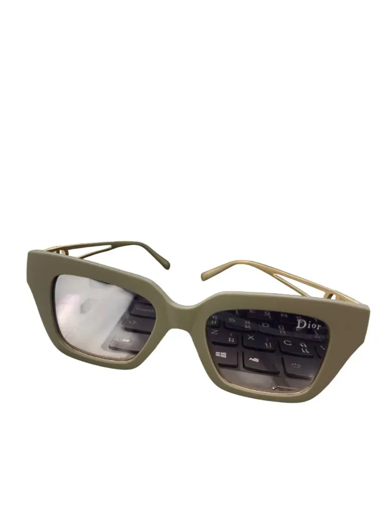 វ៉ែនតាDior ចំរុះពណ៍