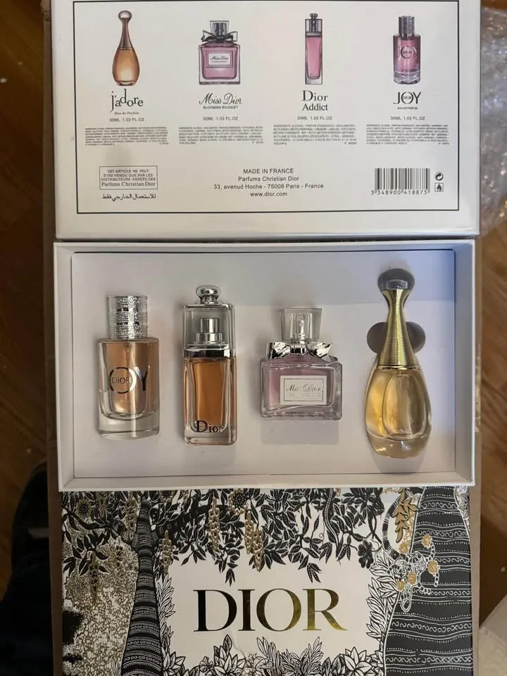 Dior ទឹកអប់​​ Parfum 1ឈុត​ 4ដើម