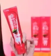 EEw9 BlackGingseng ដុសធ្មេញ 150ml