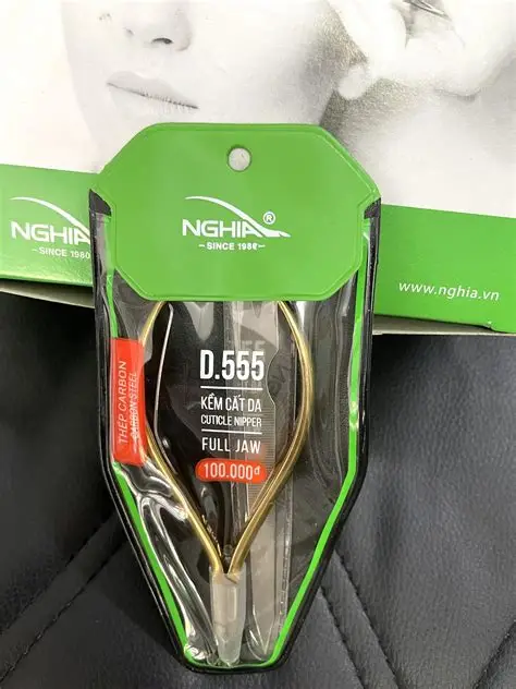 NK កន្ត្រៃកាត់សាច់ D555