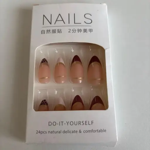[401089] Nails Delicate&Comfortable ម៉ូតឆ្នូតមាសចុងចម្រុះពណ៌